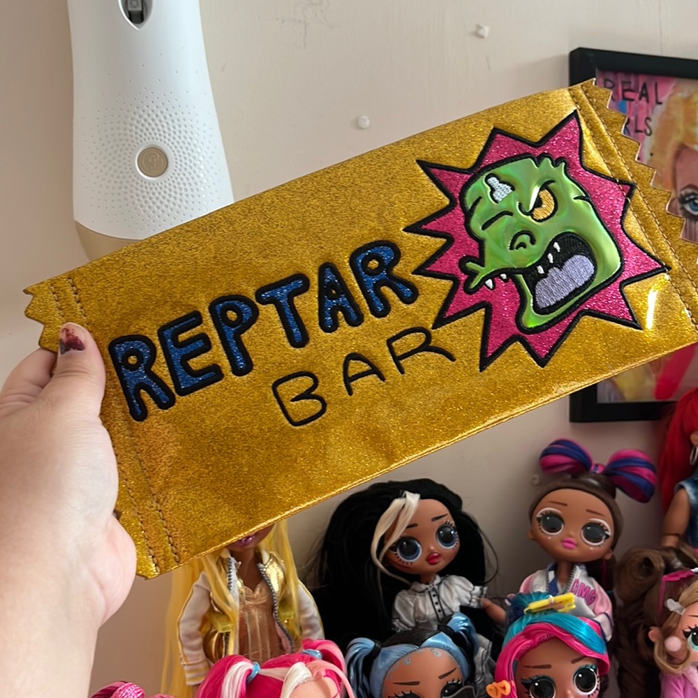 Reptar bar clutch